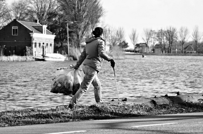How Giving Back to Others Can Help You