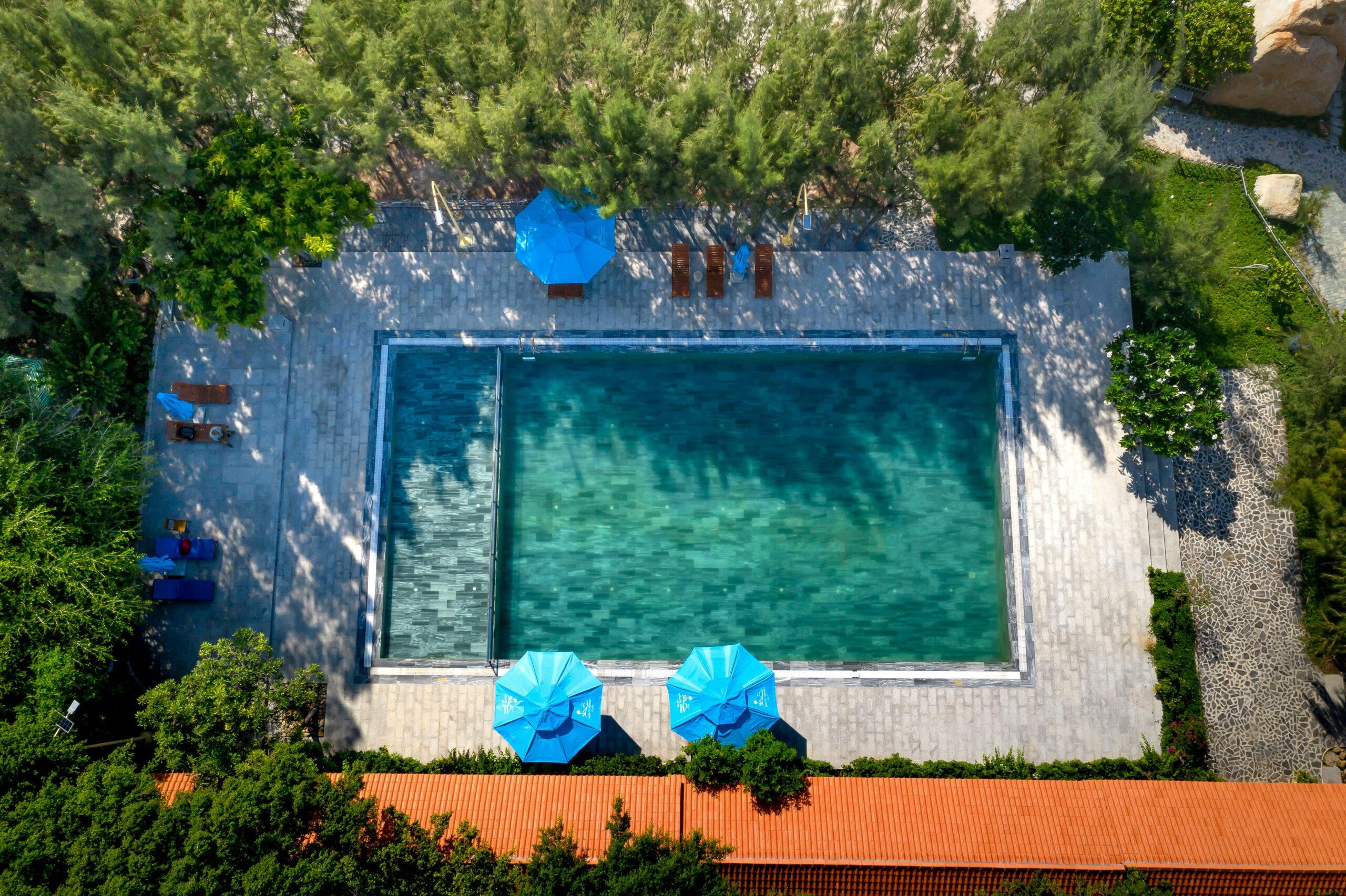 5 Meaningful Ways To Improve Your Pool Area For Summer